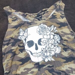 No Boundaries Gray and Black Graphic Tank